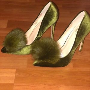 VELVET GREEN SHOES